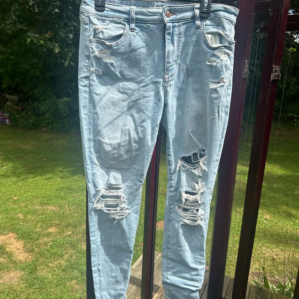 American Eagle Outfitters Light Blue Distressed Skinny Jeans